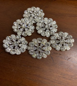 Nút bấm kim loại