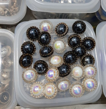 Mẫu 4: cúc áo tồn kho kiểu nhỏ