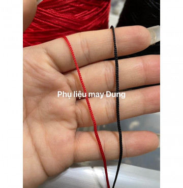 Thanh lý dây dù xỏ vòng đen đỏ 0.8mm