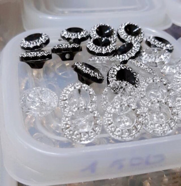 Thanh lý cúc áo kiểu nhỏ bịch: 10 nút