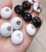 Thanh lý Nút kiểu viền vàng 4 size: 16,18,20,24mm