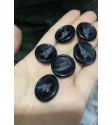 Nút tồn kho 4 lỗ đen bóng sọc 2cm