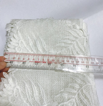 Thanh lý Ren vải mẫu 2: bán 1 mét