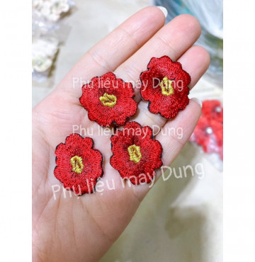 Thanh lý hoa nhí dán ủi trang trí quần áo màu đỏ
