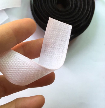 Thanh lý Dán xé nhám gai 2.5cm bộ 25 mét