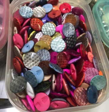 Nút kiểu tồn kho lấp lánh size 16: