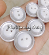 Nút 2 lỗ trắng đục trong tồn kho: 16,18,20mm