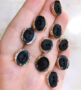 Thanh lý Nút hạt dưa 2 lỗ size 12mm