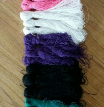 Chỉ chun 5k/ cuộn. 40k/sét 10 cuộn 10 màu