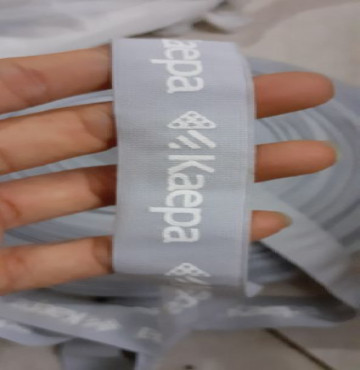 Chun chữ dùng để cạp ship . Chân váy cuộn 4m