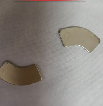 Nam châm vĩnh cửu ( 1 nam châm ạ)