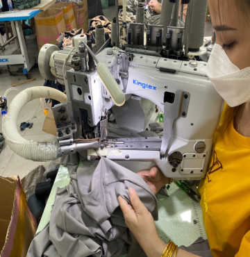 Máy trần rúc 4 kim 6 chỉ Kingtex